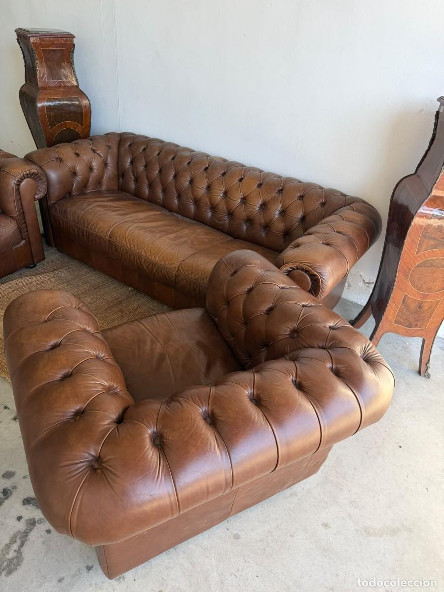 Antig&uuml;edades: Conjunto Chesterfield de sof&aacute; y 2 sillones. - Foto 2
