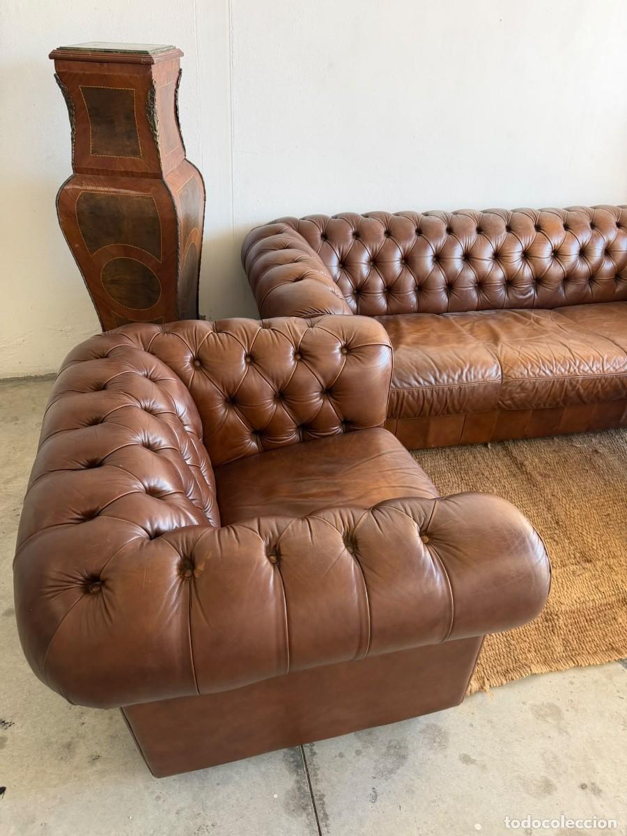 Antig&uuml;edades: Conjunto Chesterfield de sof&aacute; y 2 sillones. - Foto 3
