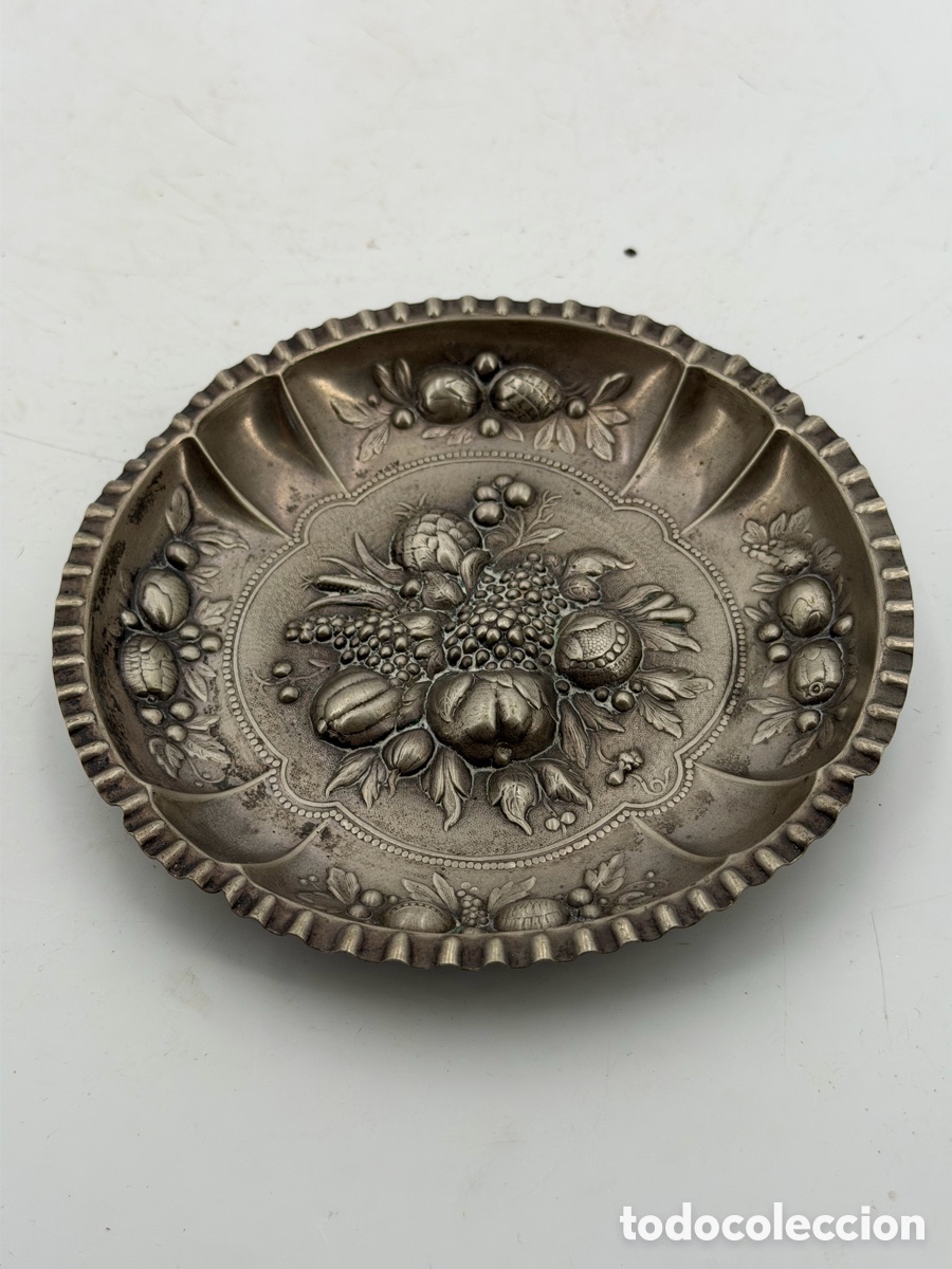 Antig&uuml;edades: Antiguo Plato Relieve de Granadas Plateado - Foto 8