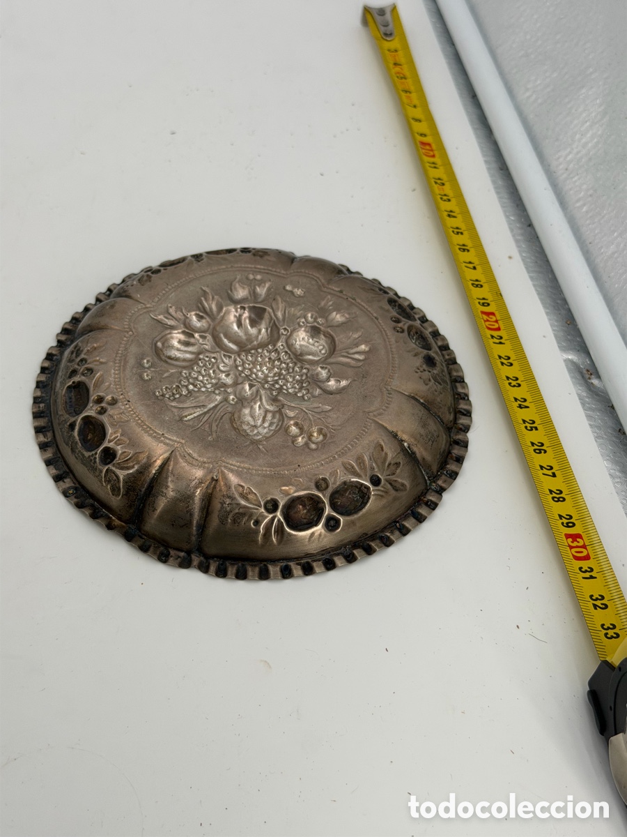 Antig&uuml;edades: Antiguo Plato Relieve de Granadas Plateado - Foto 9