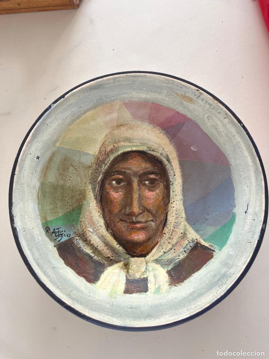 Antig&uuml;edades: Antiguo plato pintado. A&ntilde;o 80
