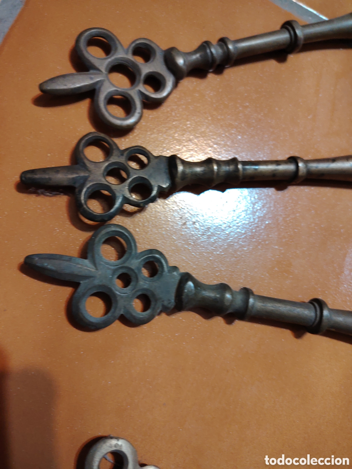 Antig&uuml;edades: 7 antiguas badilas de bronce - Foto 4