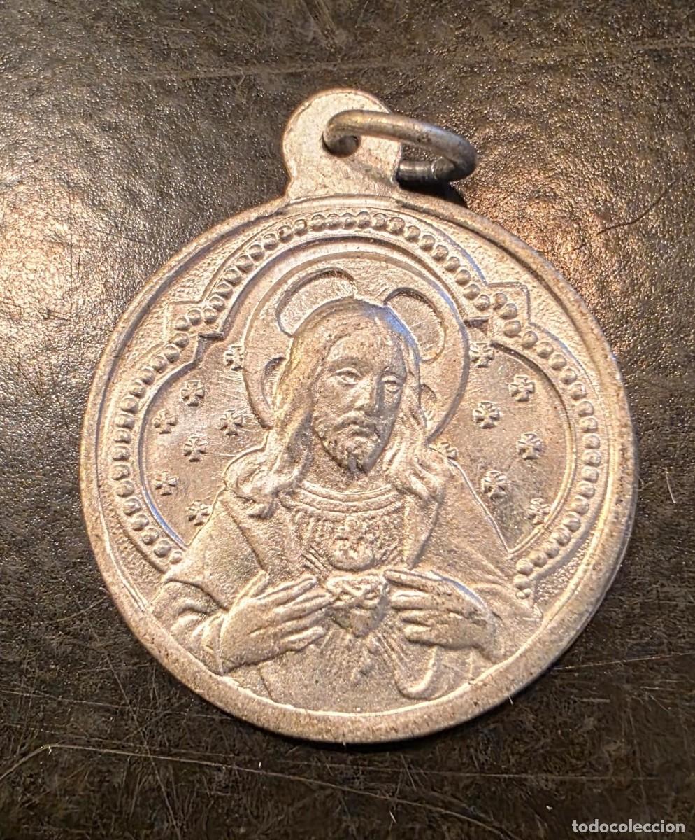 Antig&uuml;edades: Medalla religiosa antigua Sagrado Coraz&oacute;n de Jes&uacute;s y Virgen de Montserrat &ndash; Montserrat Barcelona