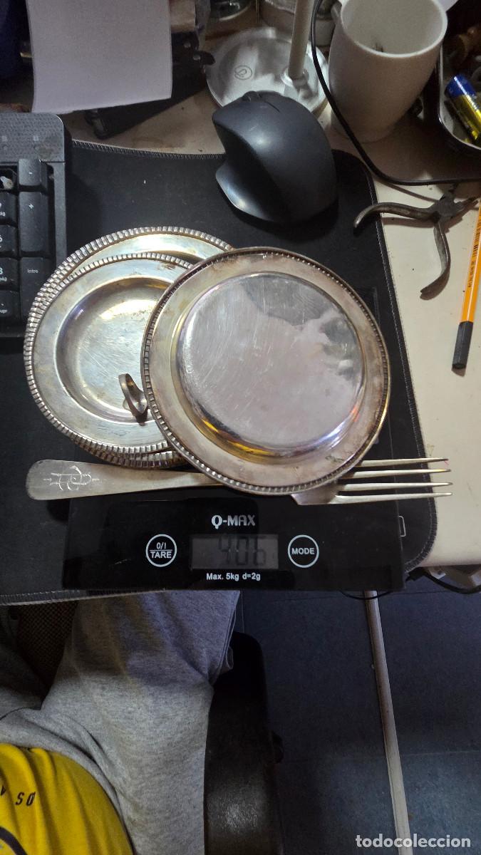 Antig&uuml;edades: 67 platos y tenedor de plata 440 gramos