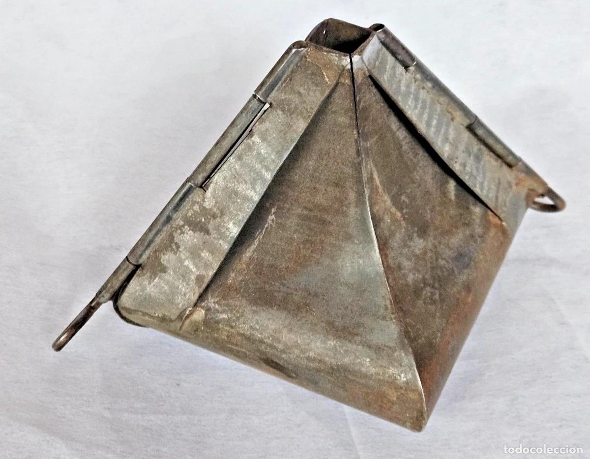 Antig&uuml;edades: RARE ANCIEN MOULE PYRAMIDAL A FAISSELLE FROMAGE EN FER BLANC BON ETAT