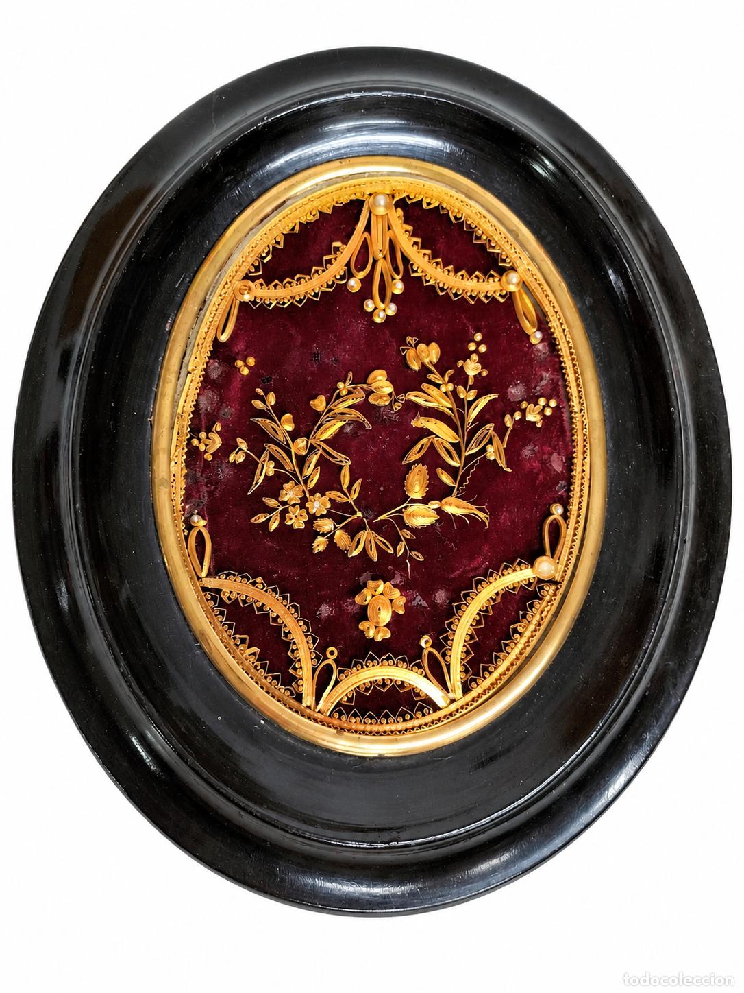 Antig&uuml;edades: Relicario, Cuadro Devocional - Marco Ovalado Napole&oacute;n III - S.XIX - Terciopelo Granate con Filigrana