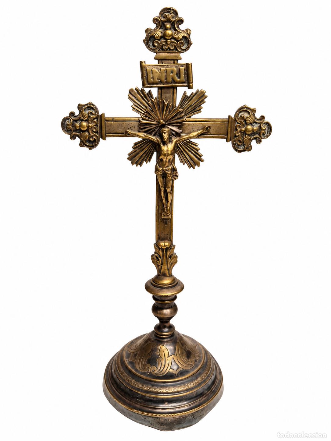 Antig&uuml;edades: Antiguo Crucifijo de Altar Plateado - Bronce Cincelado y Ba&ntilde;ado en Plata - S.XIX