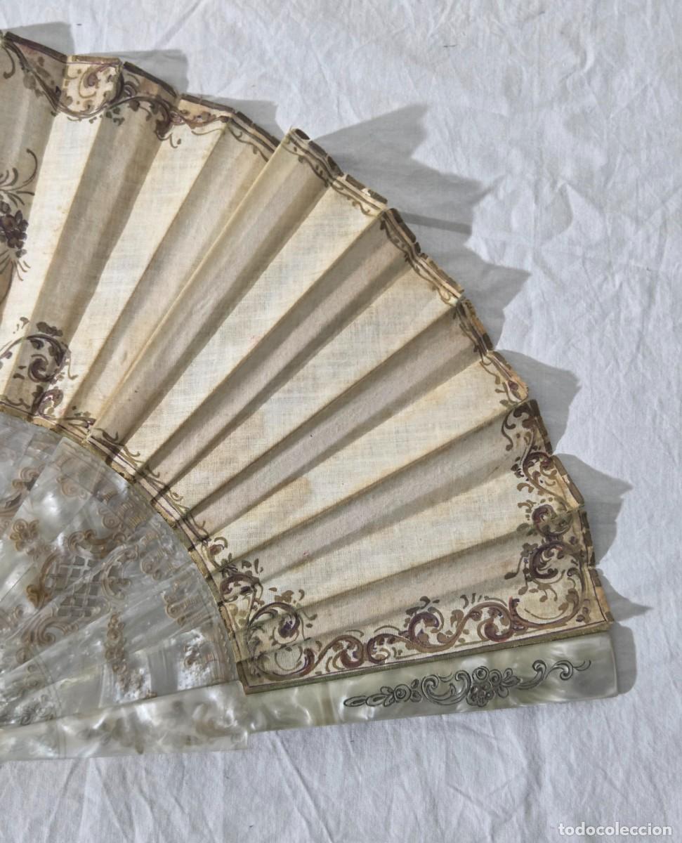 Antig&uuml;edades: Antiguo abanico de pasta s&iacute;mil n&aacute;car - Foto 12