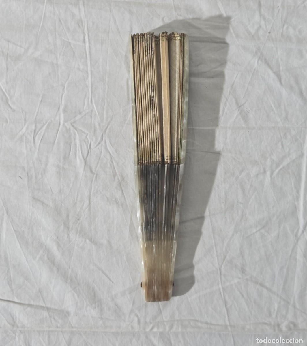 Antig&uuml;edades: Antiguo abanico de pasta s&iacute;mil n&aacute;car - Foto 15