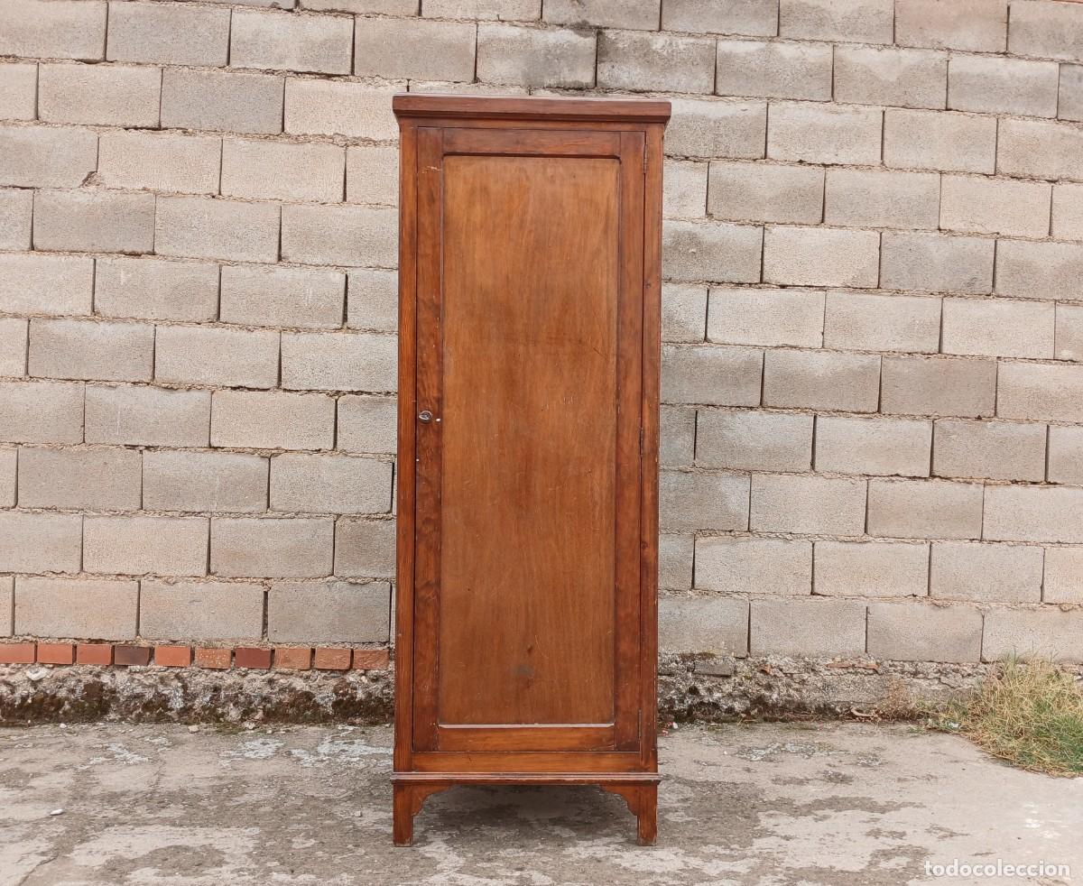 Antig&uuml;edades: Armario antiguo industrial.
