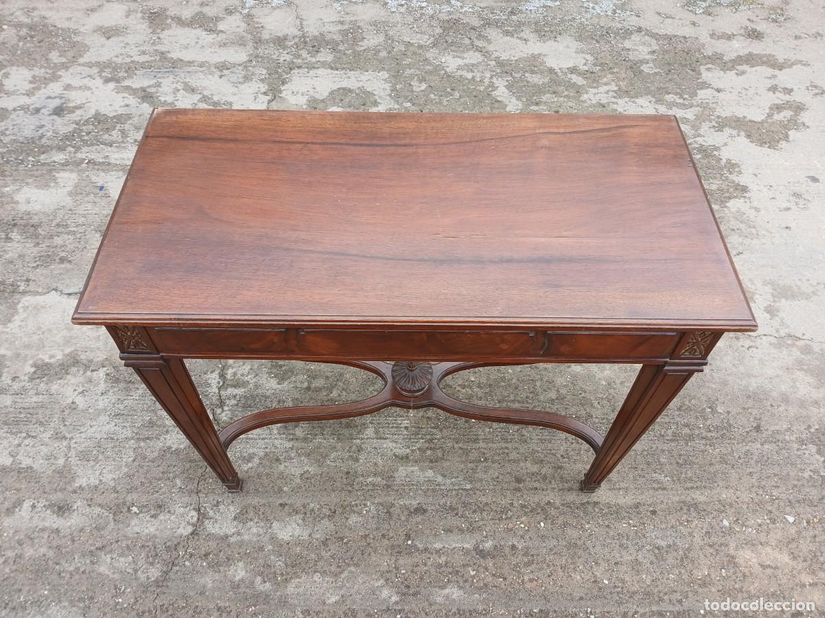 Antig&uuml;edades: Consola antigua estilo ingl&eacute;s Victoriano. Mueble Mesa auxiliar antigua madera nogal Luis XVI. - Foto 5