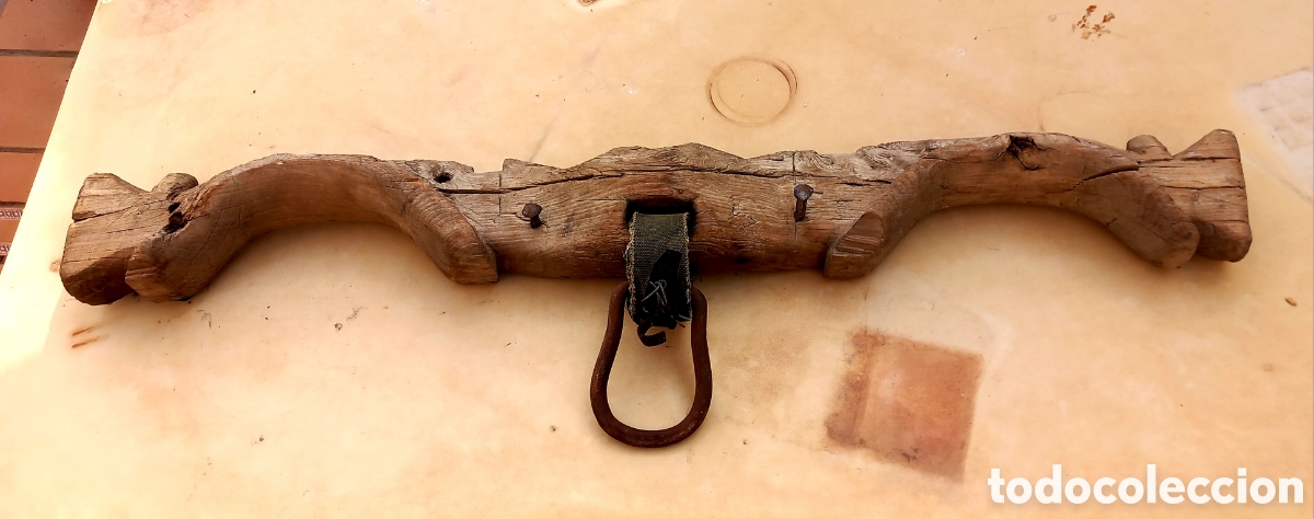 Antiquit&auml;ten: YUGO ANTIGUO DE MADERA