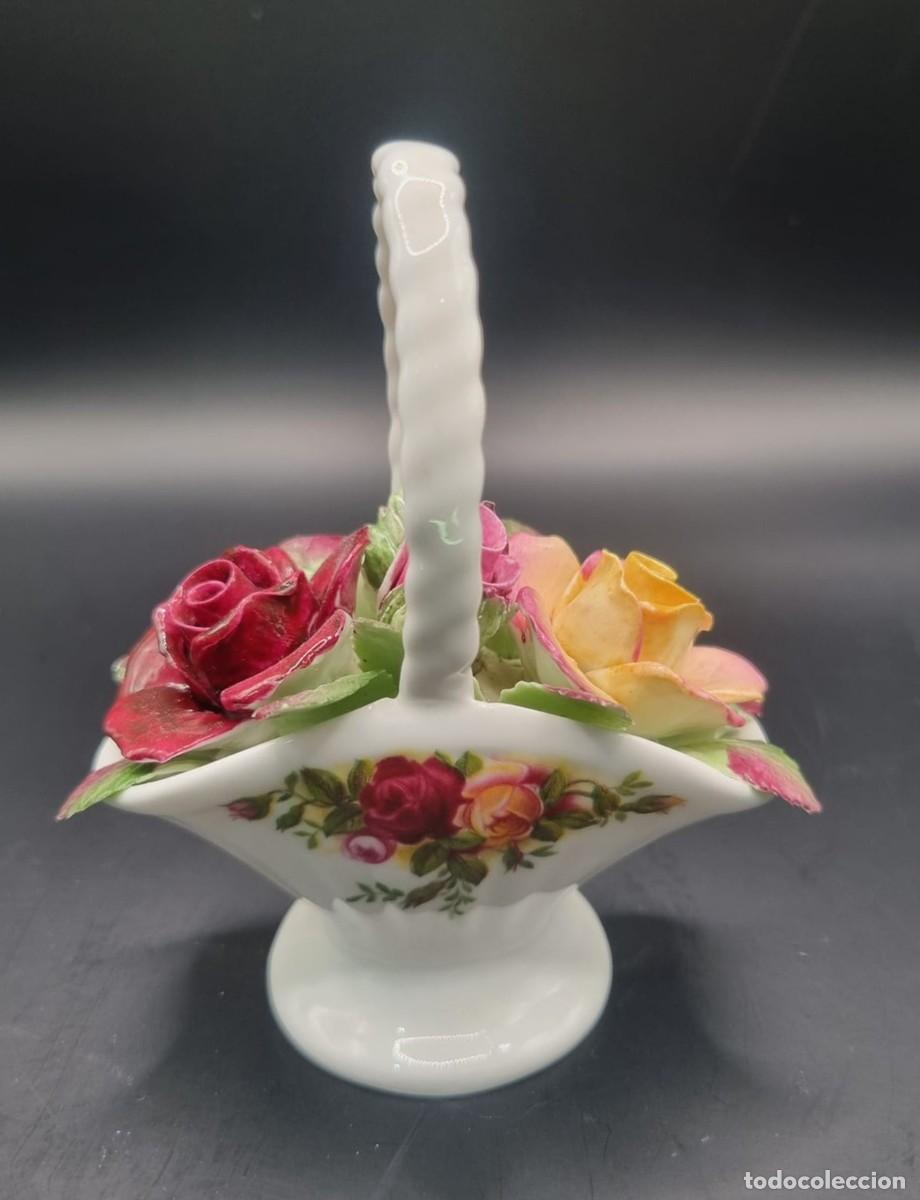 Antig&uuml;edades: Cesto de flores Royal Albert