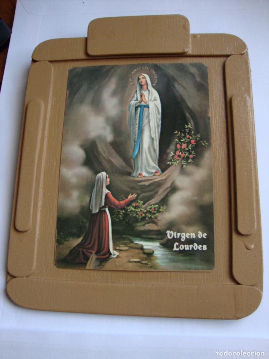 Antig&uuml;edades: MUY BONITO CUADRO DE LA VIRGEN DE LOURDES PARA COLGAR DIMENSIONES 20 X 17 cm