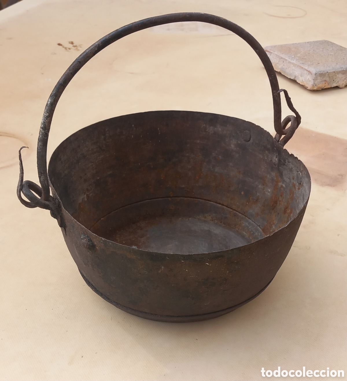 Antig&uuml;edades: CALDERO DE HIERRO FUNDIDO ANTIGUO