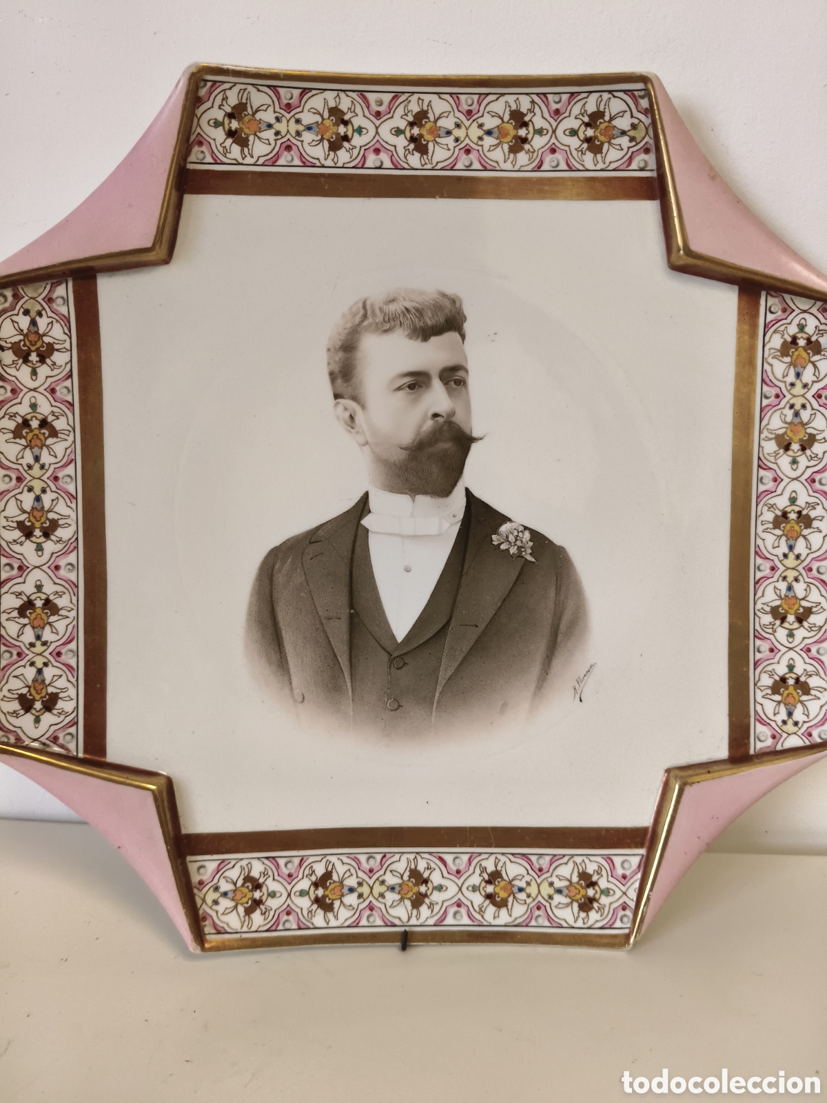 Antig&uuml;edades: Posible autorretrato de Ram&oacute;n Florensa, plato La Porcelana, Catalu&ntilde;a Barcelona