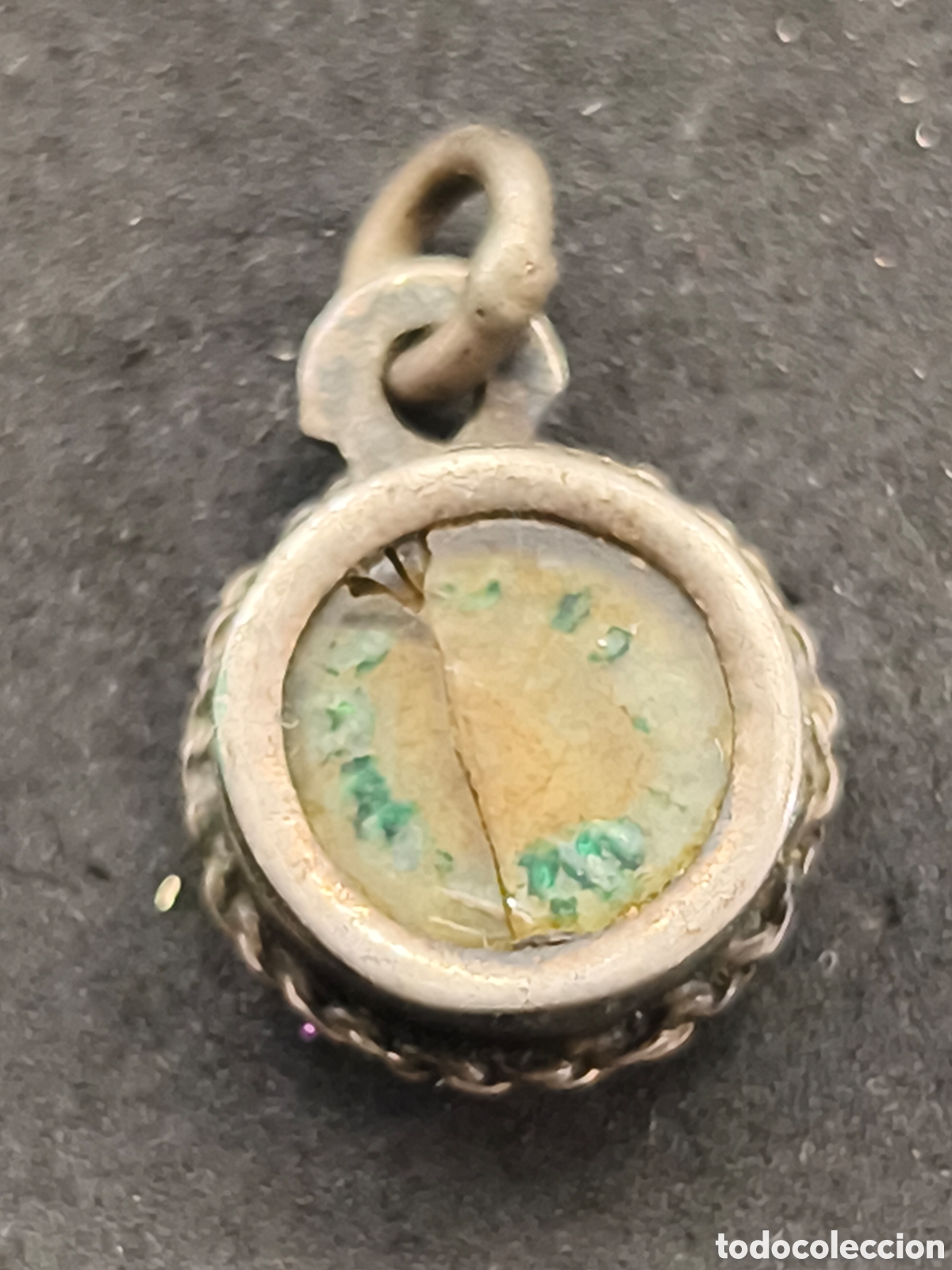 Antig&uuml;edades: Antiguo relicario de plata, no se aprecia bien interior, cristales con rotura