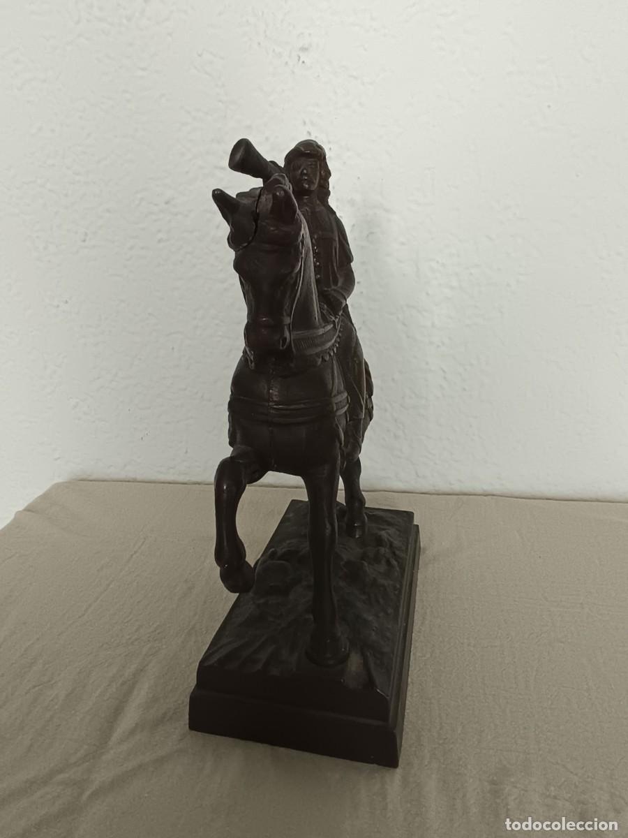 Antig&uuml;edades: JINETE CON CORNETA EN BRONCE - Foto 4