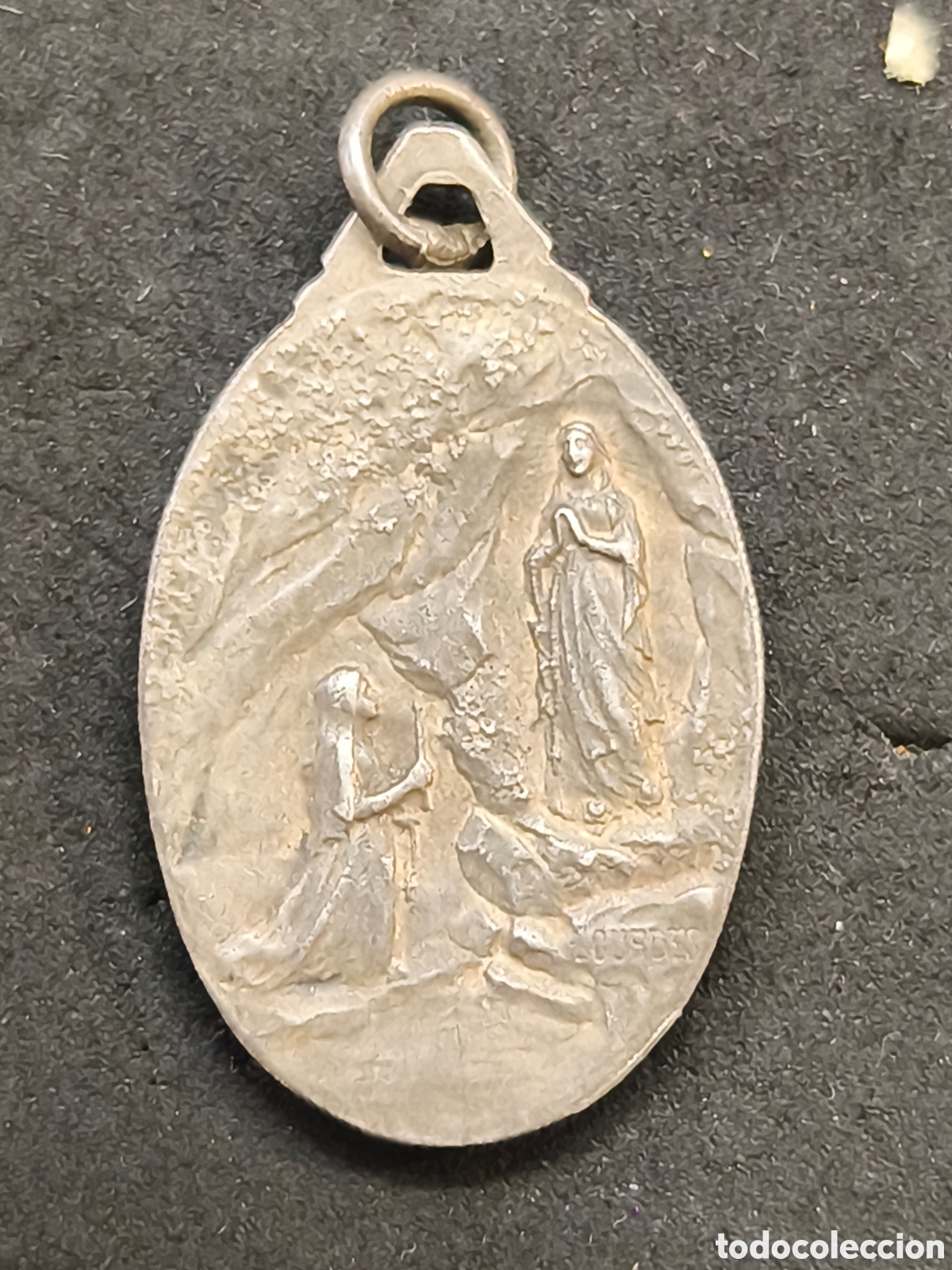 Antig&uuml;edades: Medalla plata virgen Lourdes - Foto 2