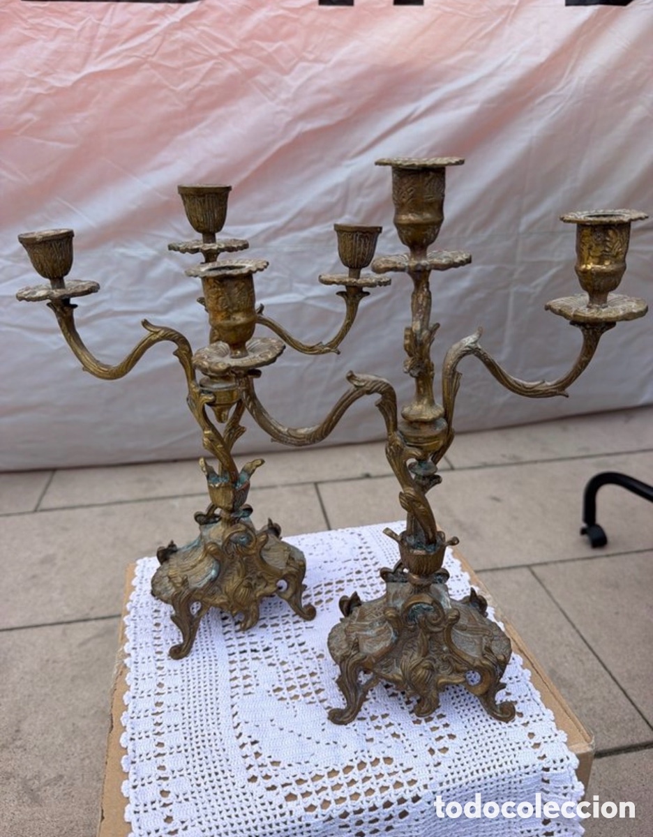 Antig&uuml;edades: Par de candelabros antiguos