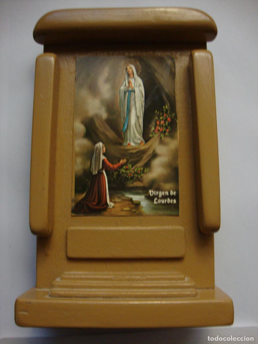 Antig&uuml;edades: MUY BONITO CUADRO DE LA VIRGEN DE LOURDES DE SOBREMESA DIMENSIONES 20 X 12 cm