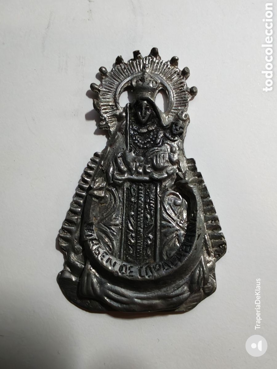 Antig&uuml;edades: Aplique / Medalla de la Virgen de la Encina de Arciniega - car122
