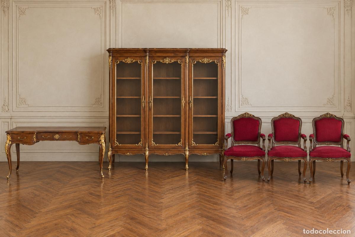 Antig&uuml;edades: Escritorio antiguo estilo Luis XV. Mueble armario de despacho antiguo Vitrina antigua estilo Luis XV