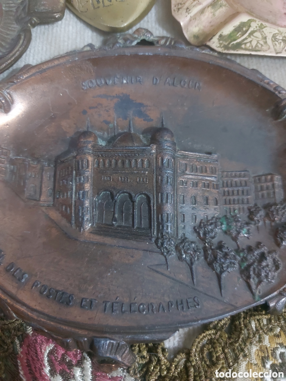 Antig&uuml;edades: Lote Ceniceros de bronce y cobre - Foto 3