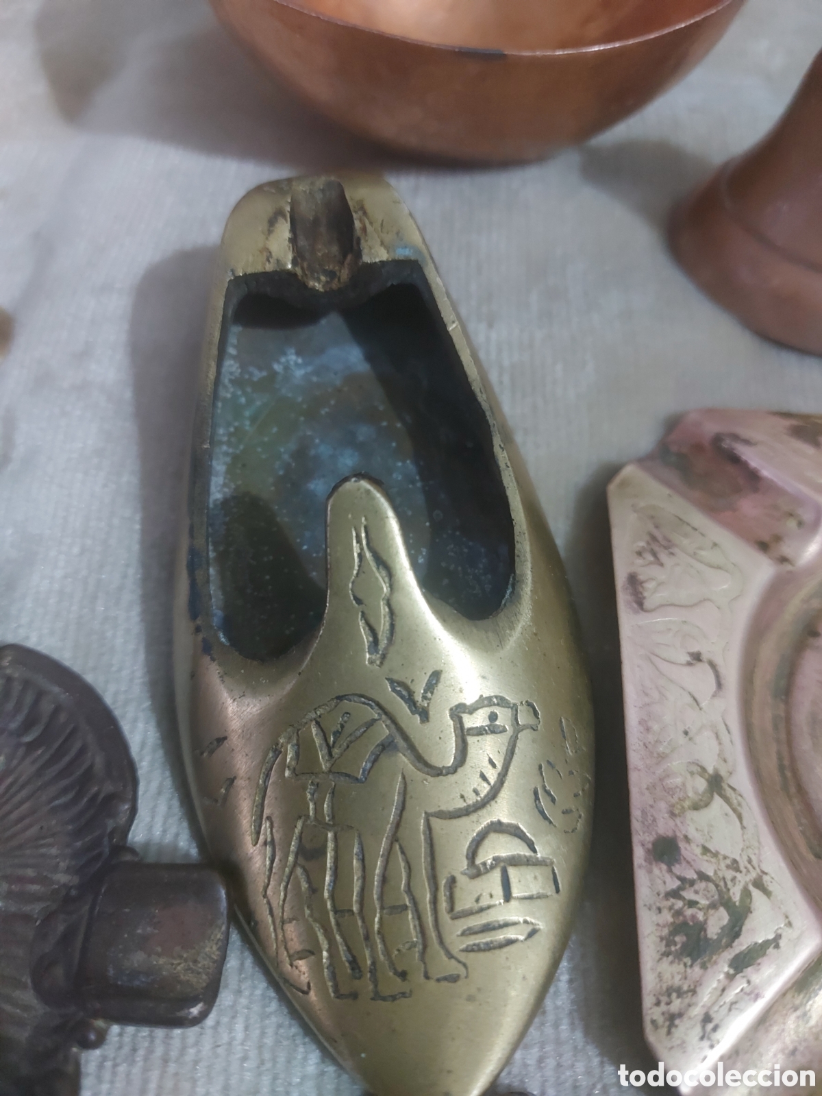 Antig&uuml;edades: Lote Ceniceros de bronce y cobre - Foto 5