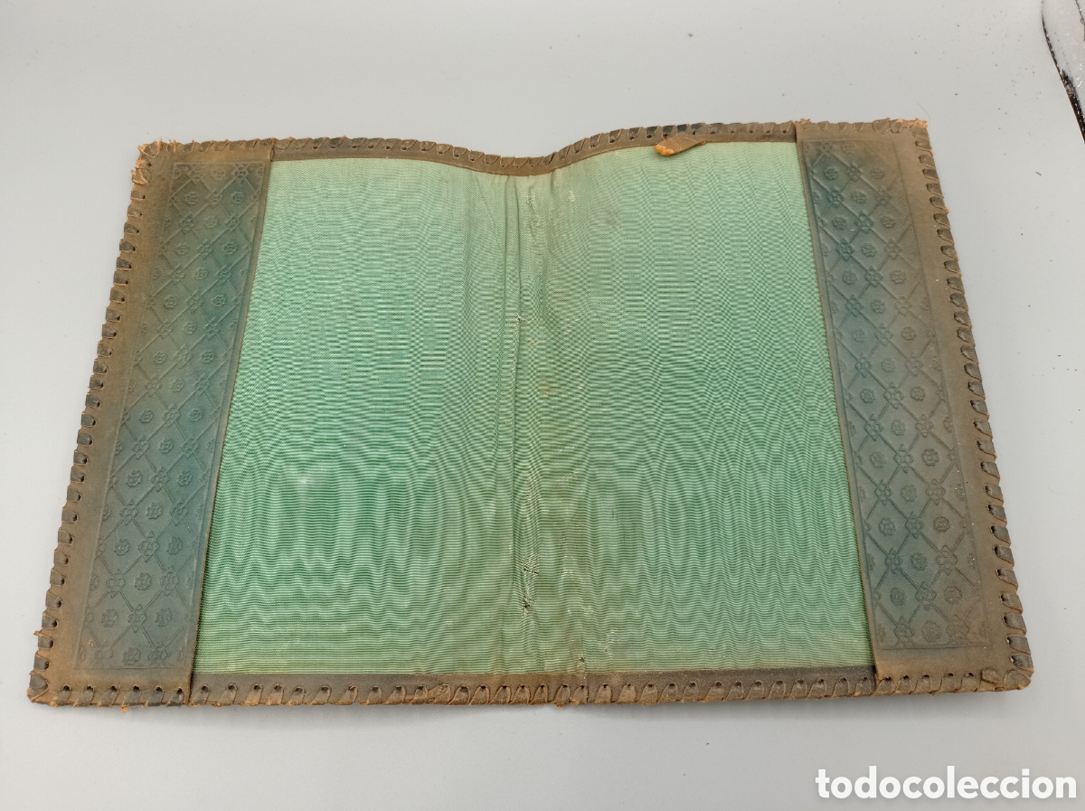 Antig&uuml;edades: Cubierta o funda de piel repujada para libro. - Foto 3
