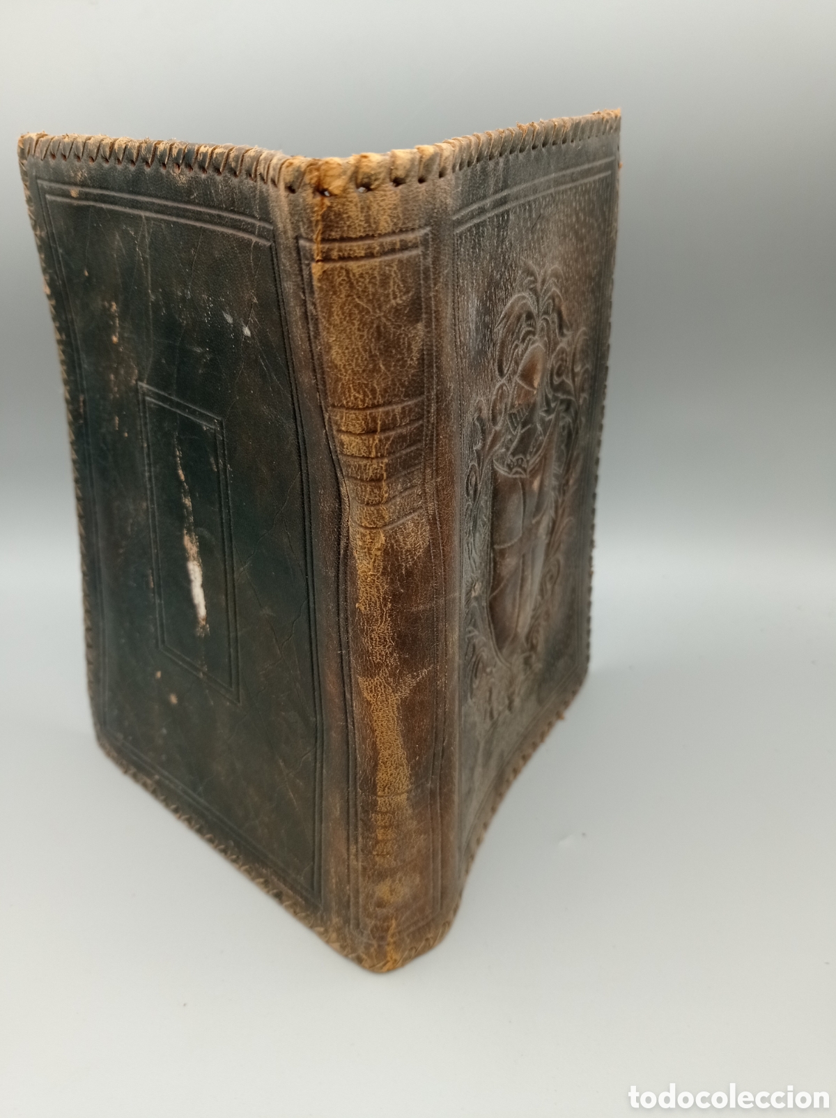 Antig&uuml;edades: Cubierta o funda de piel repujada para libro. - Foto 4