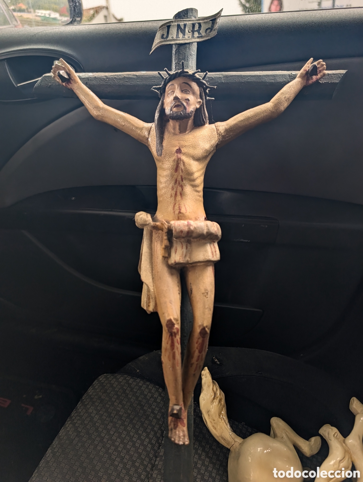 Antig&uuml;edades: Antiguo Cristo crucificado del S. XIX. Madera tallada y policromada. Clavos de forja artesanales hec