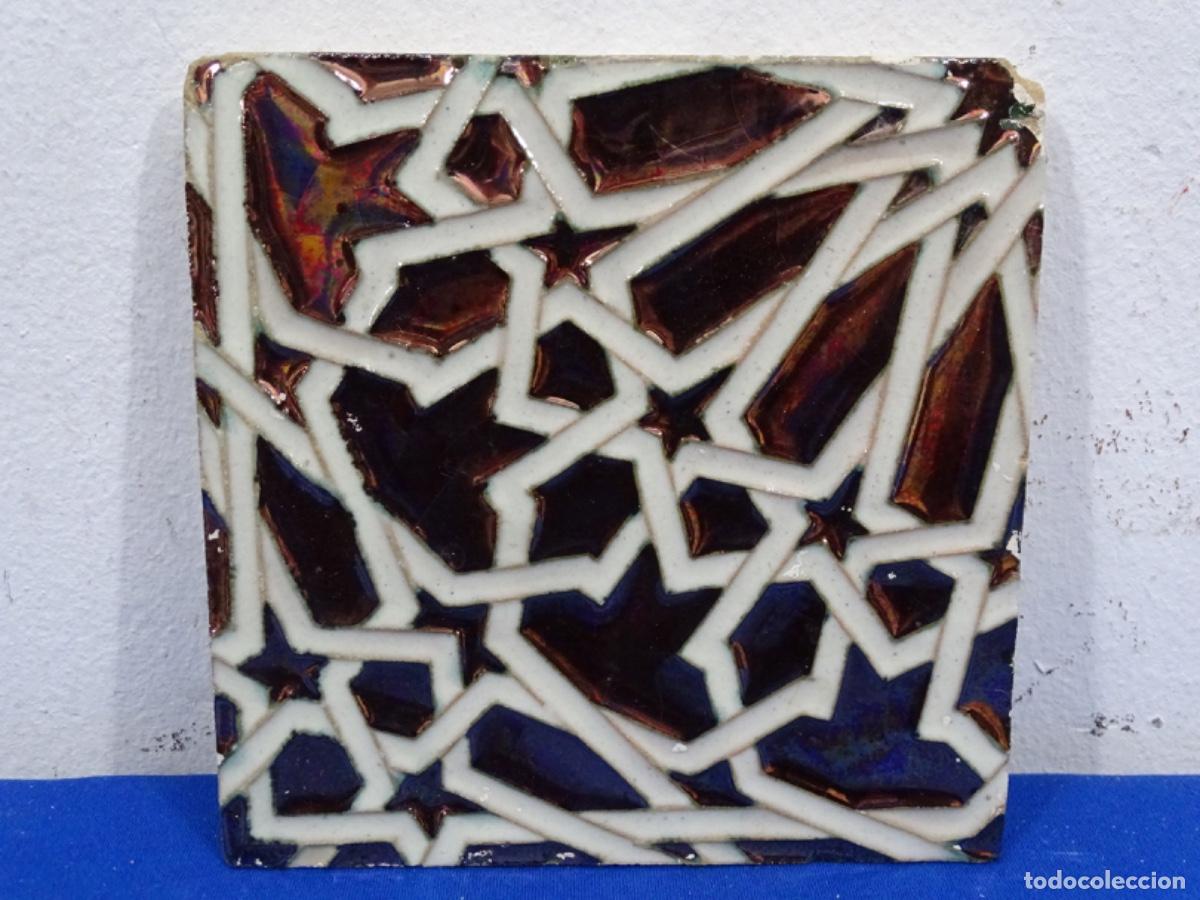 Antig&uuml;edades: ANTIGUO AZULEJO MUDEJAR-RENACENTISTA ? 13.8x13.8 cm.