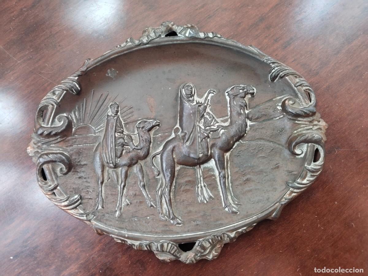 Antig&uuml;edades: Preciosa bandejita en Bronce. Touaregs, Reyes Magos...