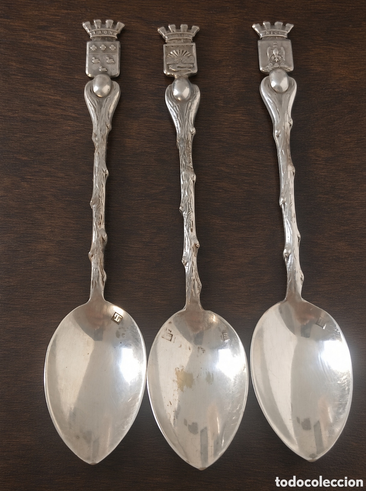 Antig&uuml;edades: Cucharas de souvenir antiguas de metal plateado