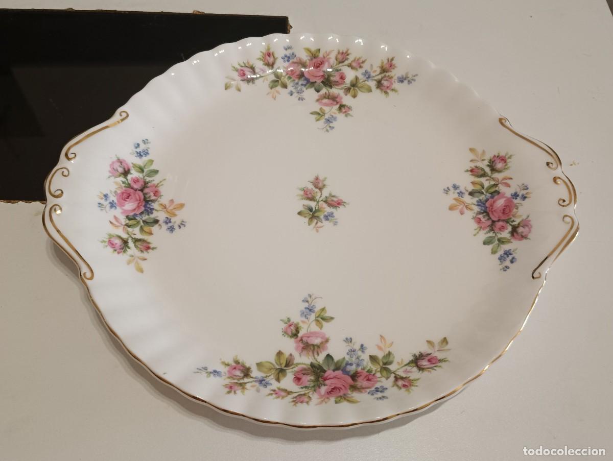 Antig&uuml;edades: PLATO PARA TARTAS O S&Aacute;NDWICHES CON ASAS DE PORCELANA FINA DE ROYAL ALBERT, COLECCI&Oacute;N MOSS ROSE