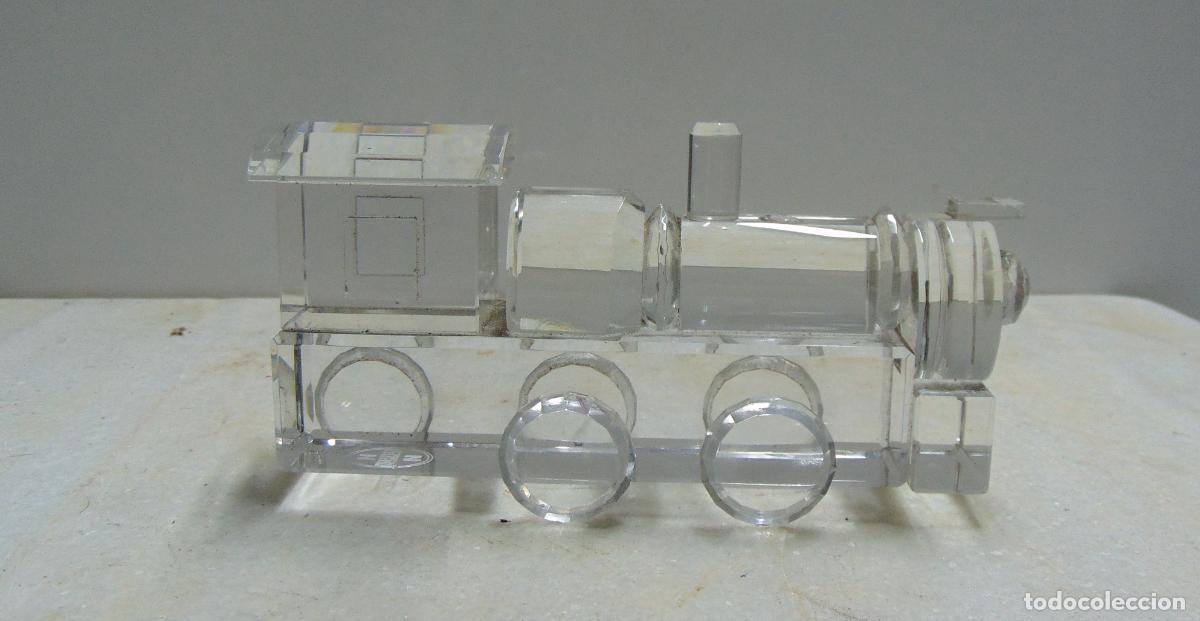 Antig&uuml;edades: PISAPAPELES CON FORMA TREN DE CRISTAL TRANSPARENTE, 14,3x8CM, LE FALTA ALGUN DETALLE, VER FOTOS