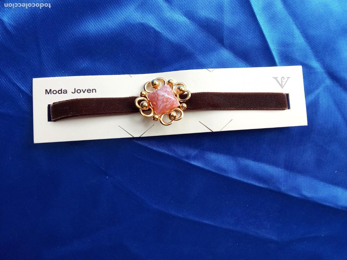 Antig&uuml;edades: Gargantilla dorada y rosa chica &ntilde;os 80 G-4. Caj&oacute;n 4 despacho