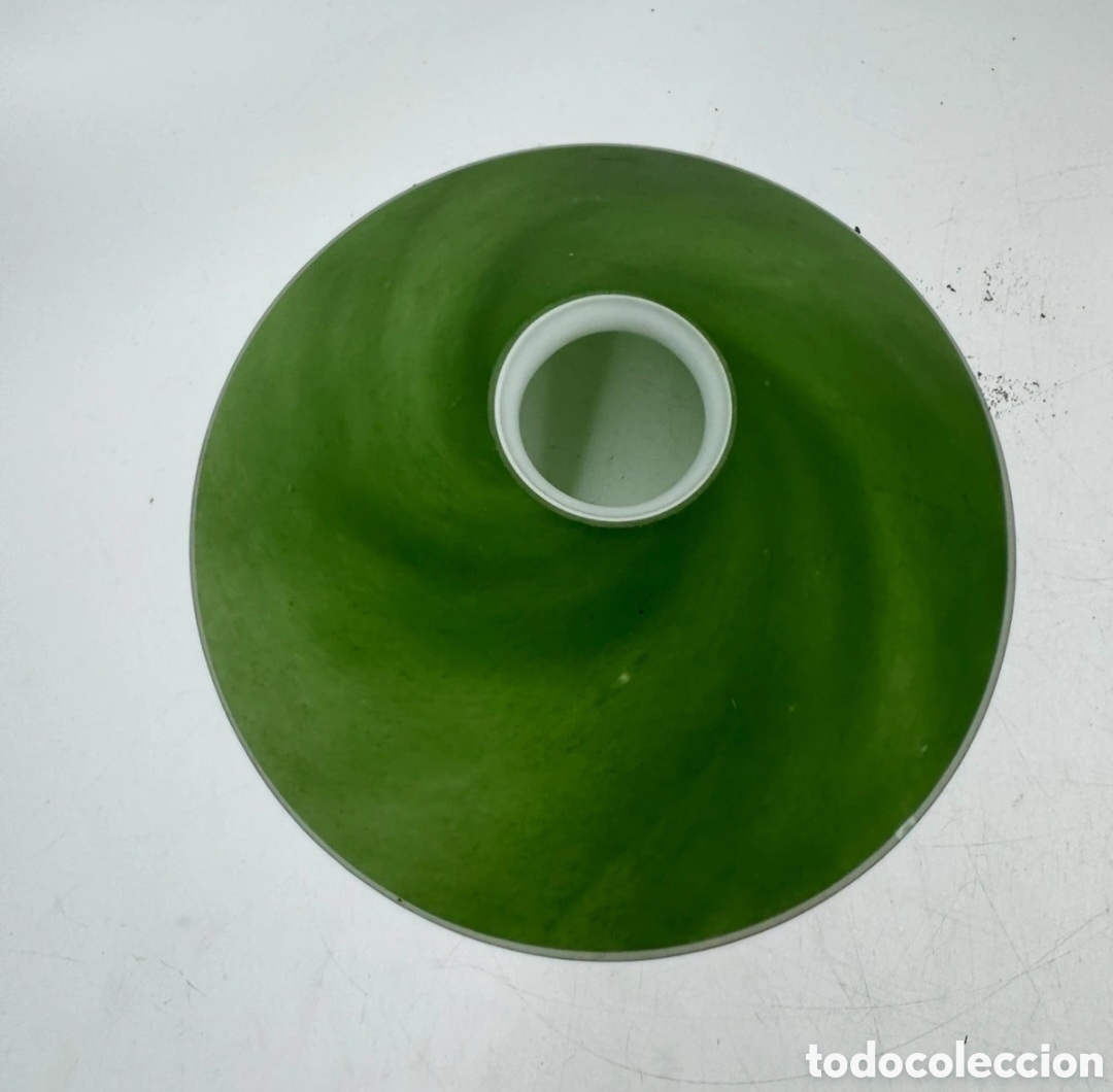 Antig&uuml;edades: Antiguas 2 tulipas Verdes y blancas de opalina. - Foto 2