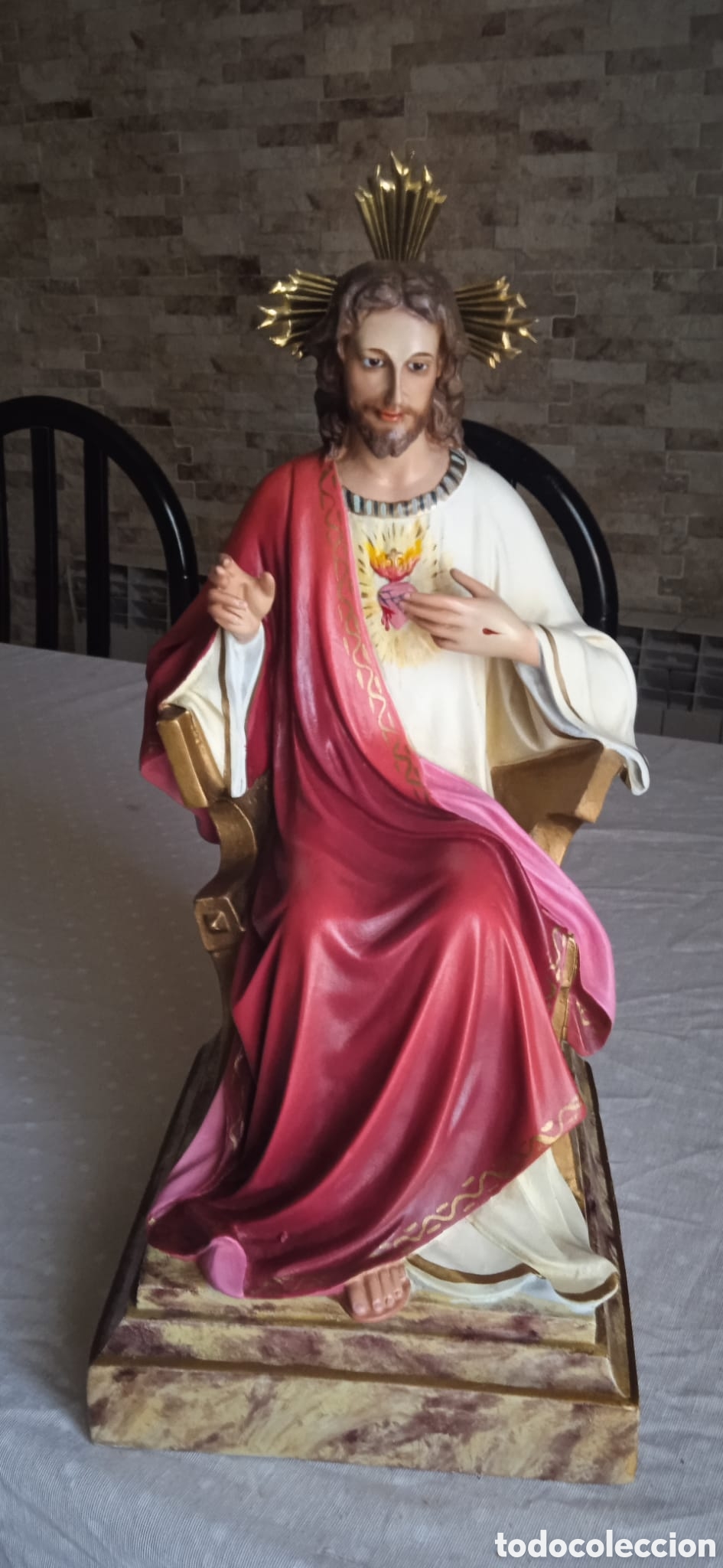 Antig&uuml;edades: Sagrado Coraz&oacute;n de Jes&uacute;s &ndash; Imagen religiosa policromada con aureola dorada