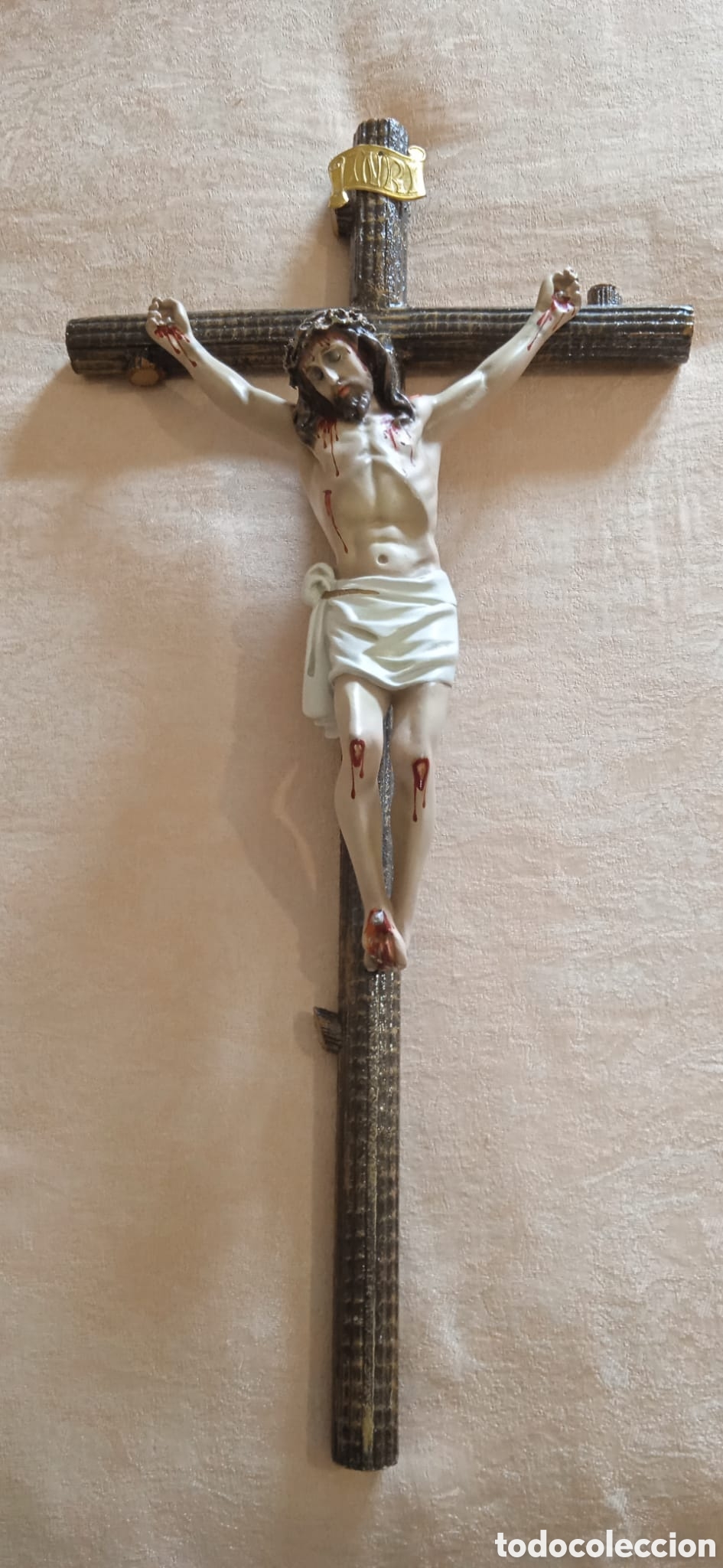 Antig&uuml;edades: Gran Crucifijo de Pared - 61 x 30 cm - Excelente Policrom&iacute;a y Conservaci&oacute;n - Sello Reverso