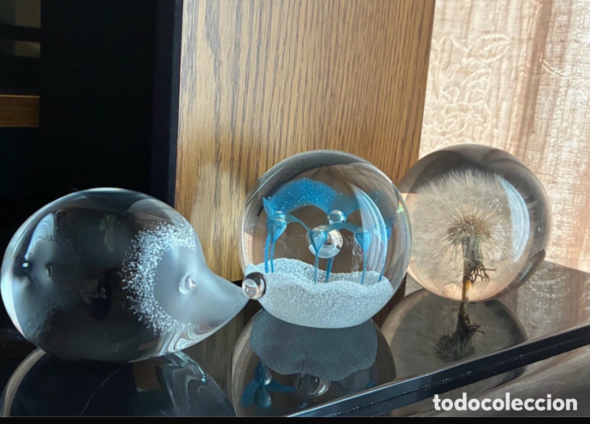 Antig&uuml;edades: Lote bolas de cristal tallado pisapapeles