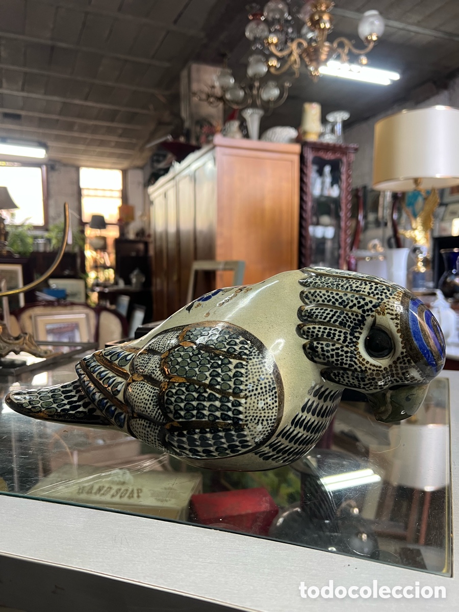 Antig&uuml;edades: loro de 30 cm en cer&aacute;mica de Tonal&aacute; M&eacute;xico - Firmado - Figura de p&aacute;jaro pintada a mano