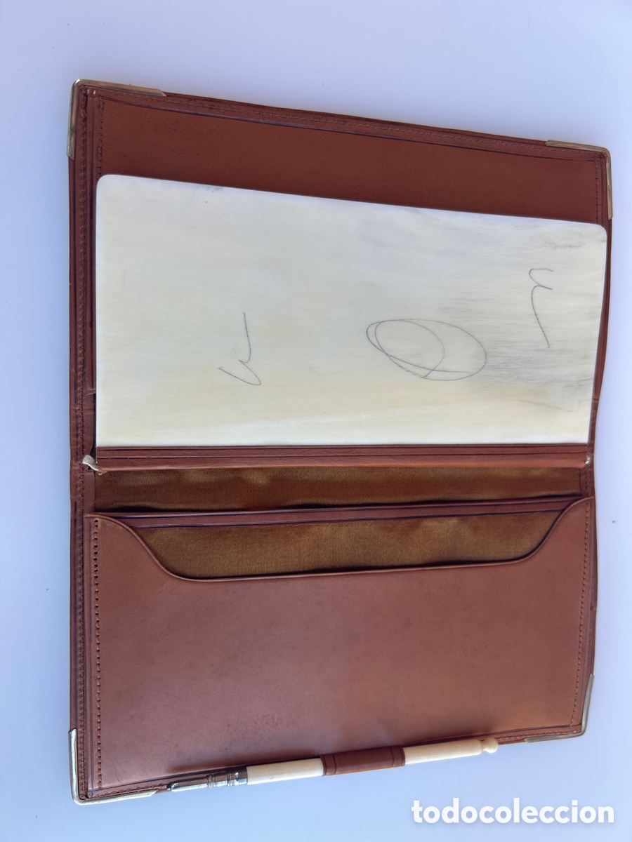 Antig&uuml;edades: Peque&ntilde;a cartera en N&aacute;car - Foto 3