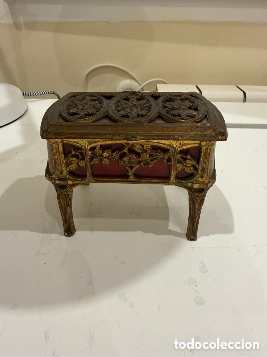 Antig&uuml;edades: Joyero antiguo modernista bronce dorado con patas