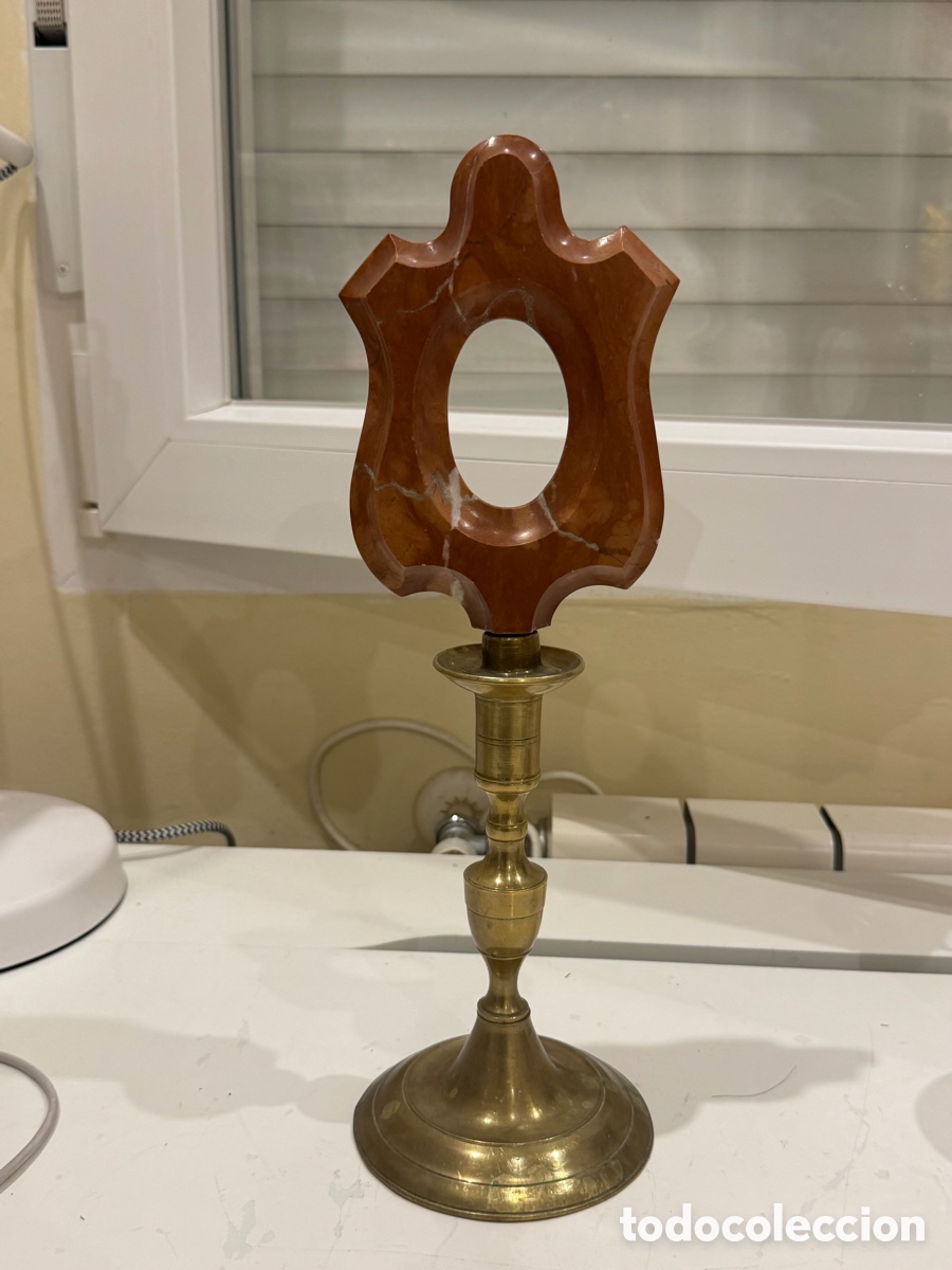 Antig&uuml;edades: Antiguo marco portarretrato m&aacute;rmol rojo y bronce