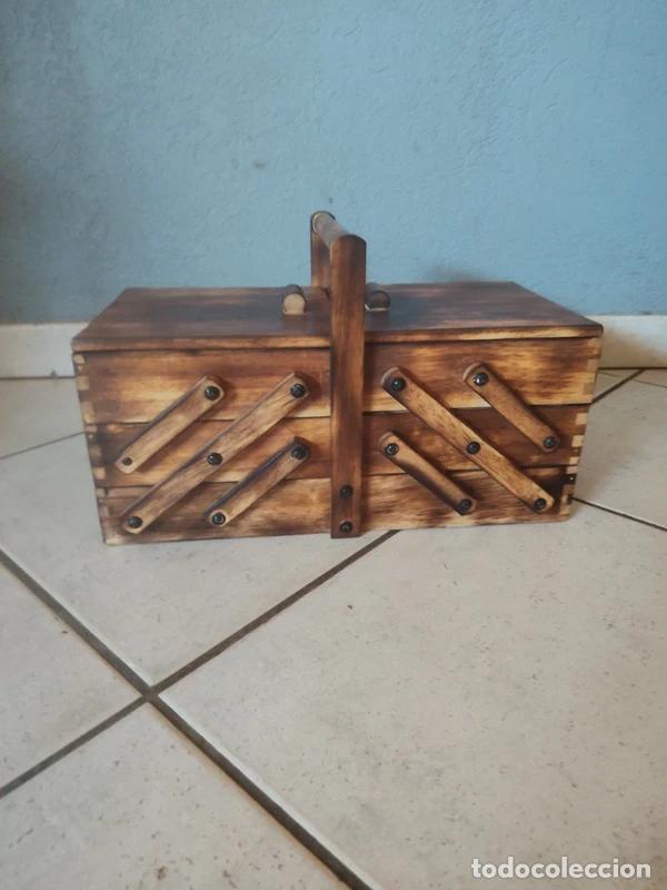 Antig&uuml;edades: precioso costurero de madera - Foto 1