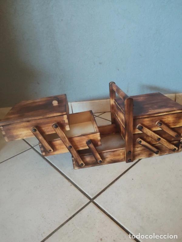 Antig&uuml;edades: precioso costurero de madera - Foto 3
