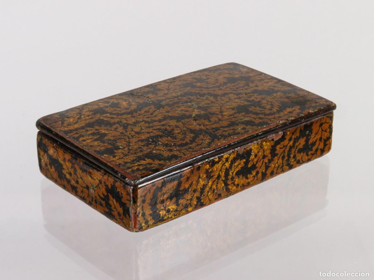 Antig&uuml;edades: Tabaquera caja de rape en papier mache siglo XIX