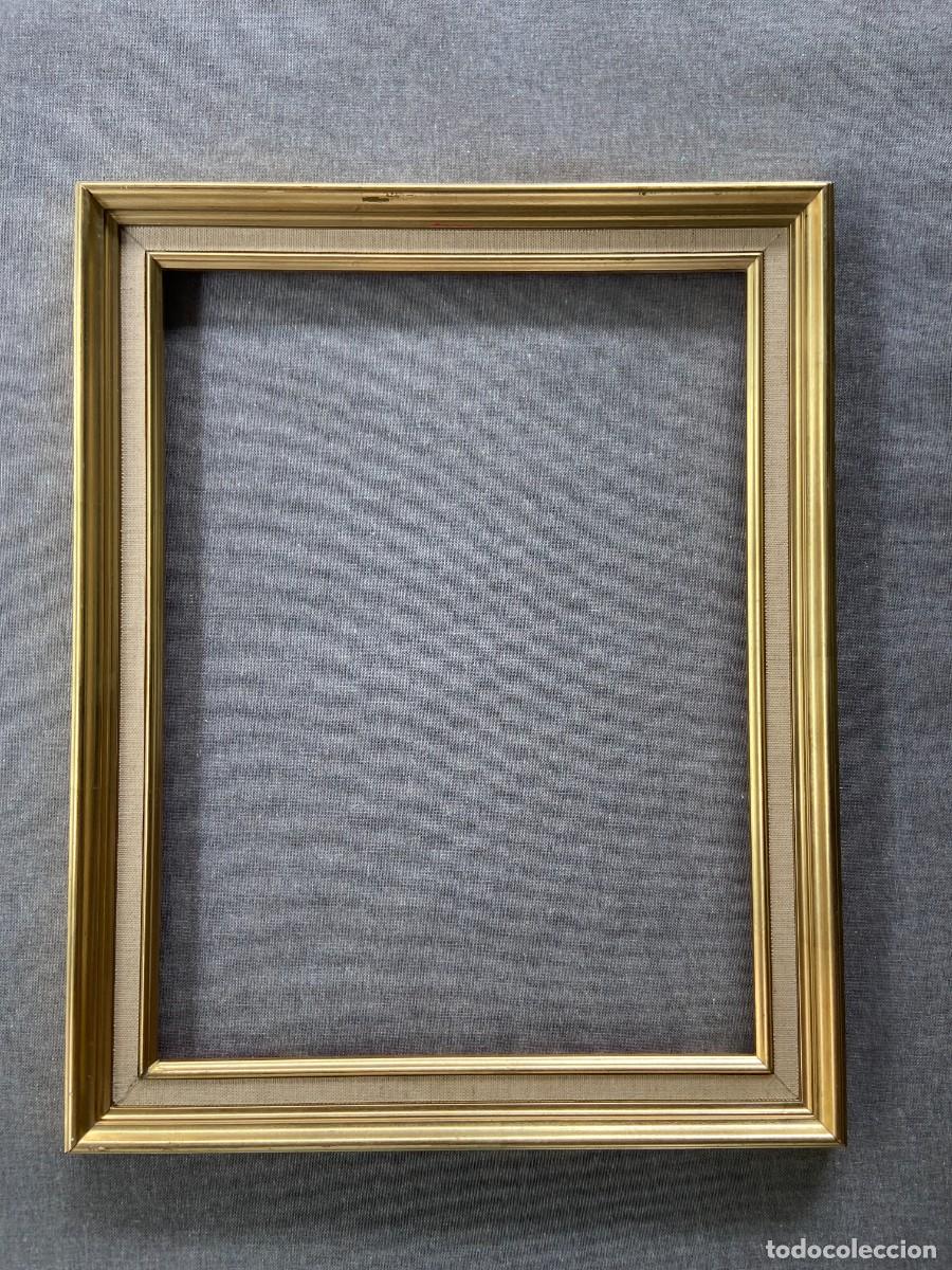 Antig&uuml;edades: Marco pan de oro bru&ntilde;ido con arpillera- 51 x 40,5 cm